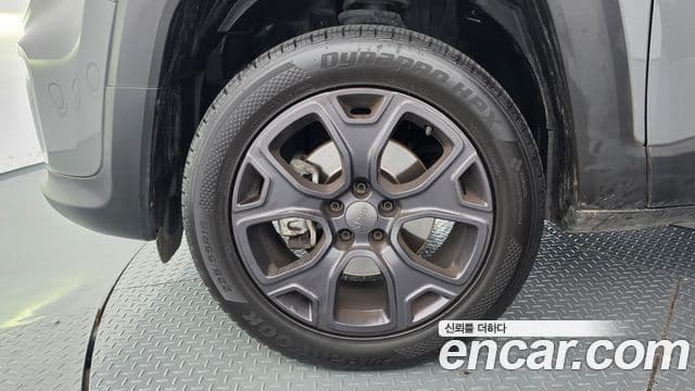 Jeep Renegade 2021 — Photo 12/35