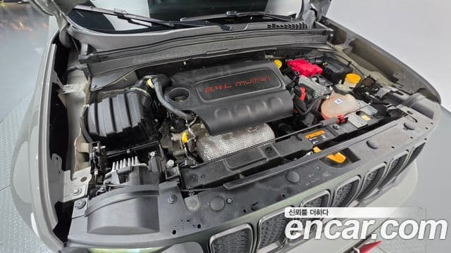 Jeep Renegade 2021 — Photo 25/35