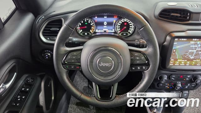 Jeep Renegade 2021 — Photo 11/35