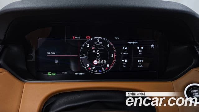 Land Rover Range Rover Velar 2019 — ფოტო 3/38