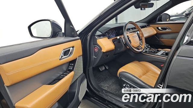 Land Rover Range Rover Velar 2019 — ფოტო 17/38