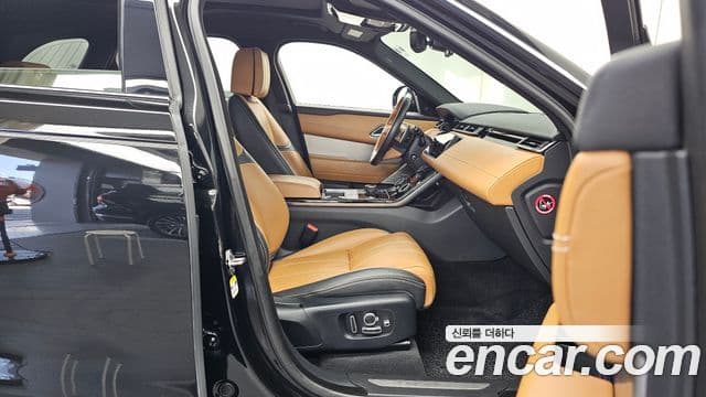 Land Rover Range Rover Velar 2019 — ფოტო 14/38