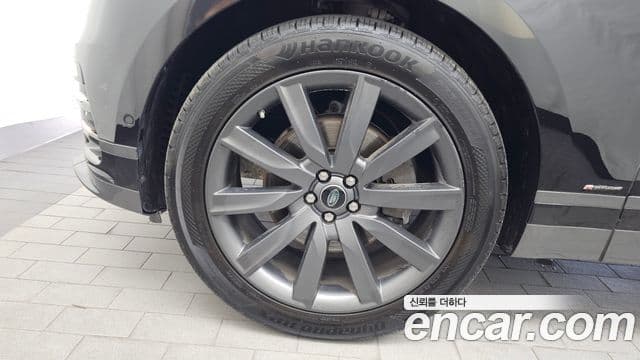 Land Rover Range Rover Velar 2019 — ფოტო 31/38
