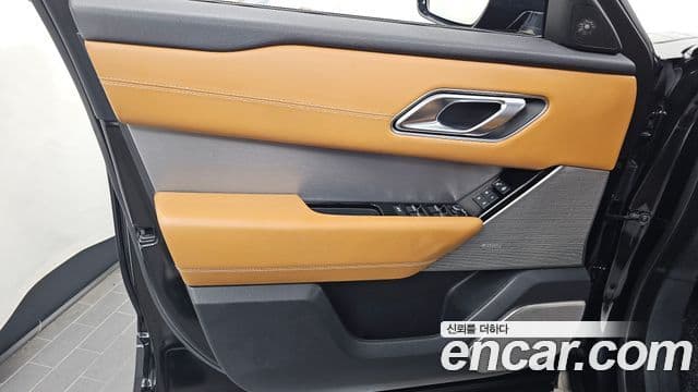 Land Rover Range Rover Velar 2019 — ფოტო 38/38