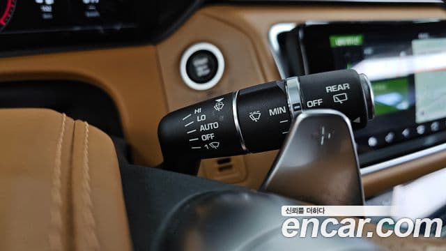 Land Rover Range Rover Velar 2019 — ფოტო 27/38