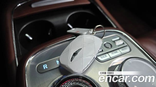 Genesis G90 2022 — Şəkil 8/20