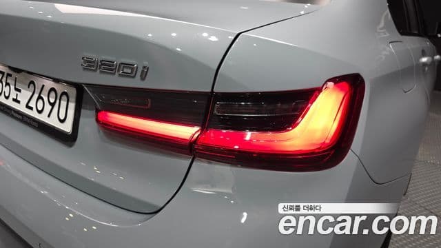 BMW 3 Series 2025 — Photo 22/32