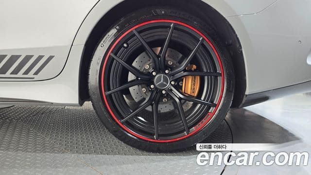 Mercedes-Benz AMG GT 2023 — Photo 25/43