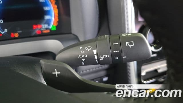 Toyota Alphard 2025 — Фото 19/20