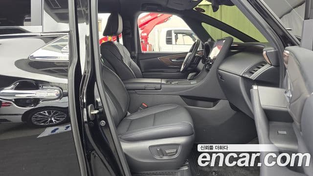 Toyota Alphard 2025 — Şəkil 17/34
