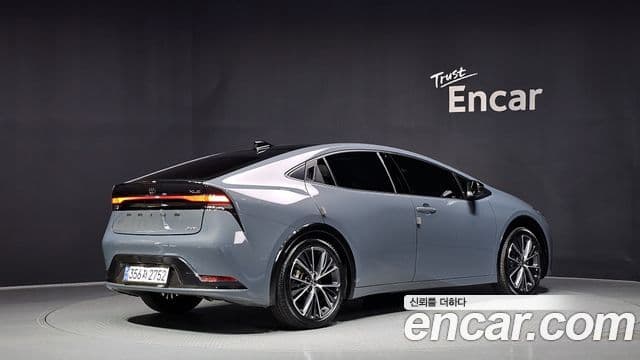 Toyota Prius 2024 — Şəkil 18/33