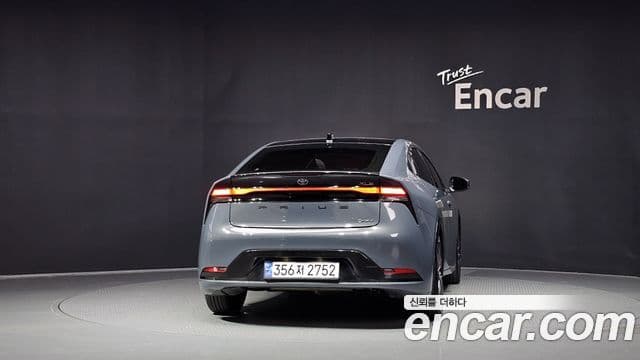 Toyota Prius 2024 — Şəkil 16/33