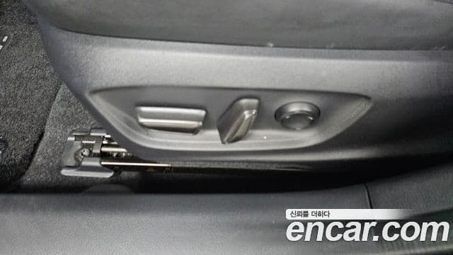 Toyota Prius 2024 — Şəkil 29/33