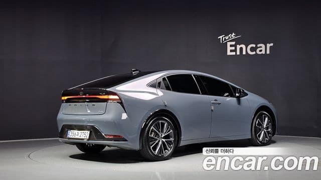 Toyota Prius 2024 — Şəkil 15/33