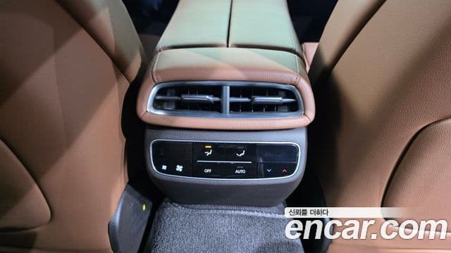 Genesis G80 2022 — Şəkil 24/38