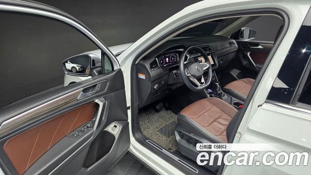Volkswagen Tiguan Allspace 2023 — Фото 11/20