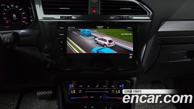 Volkswagen Tiguan Allspace 2023 — Фото 15/20