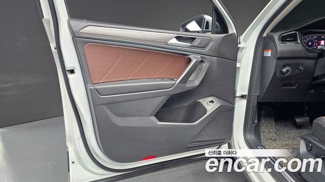 Volkswagen Tiguan Allspace 2023 — Photo 13/31