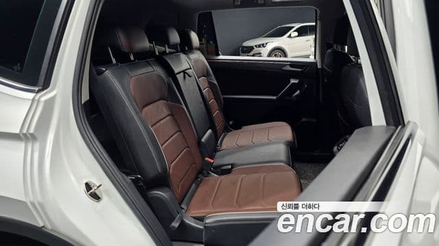 Volkswagen Tiguan Allspace 2023 — Photo 9/31