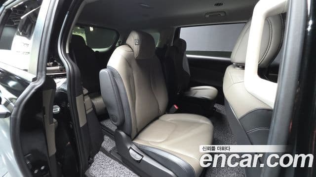 Kia Carnival 2024 — Фото 12/20