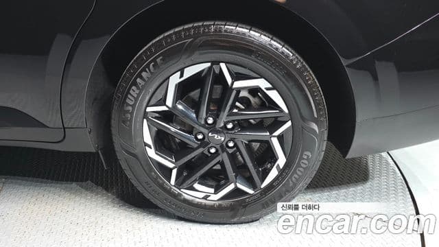 Kia Carnival 2024 — Şəkil 22/30