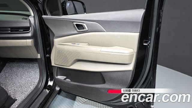 Kia Carnival 2024 — Şəkil 4/30