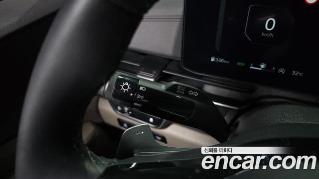 Kia Carnival 2024 — Şəkil 17/30