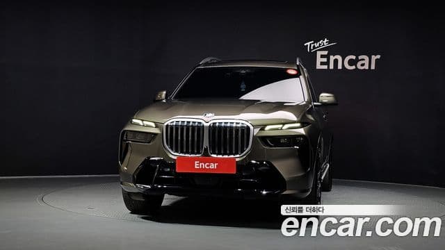 BMW X7 2023 — Photo 31/37