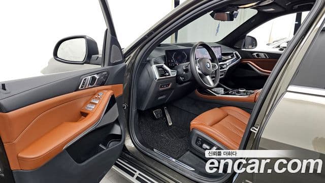 BMW X7 2023 — Photo 34/37