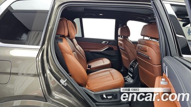 BMW X7 2023 — Photo 11/37