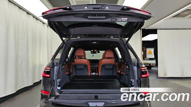 BMW X7 2023 — Photo 36/37