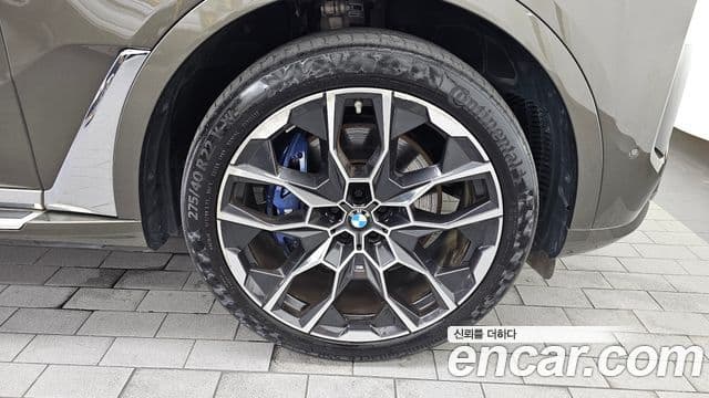 BMW X7 2023 — Photo 19/37