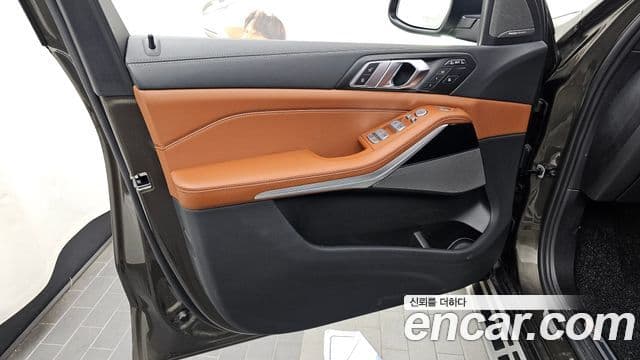 BMW X7 2023 — Photo 37/37