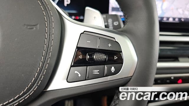 BMW X7 2023 — Photo 10/37