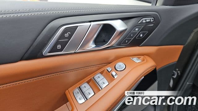 BMW X7 2023 — Photo 29/37