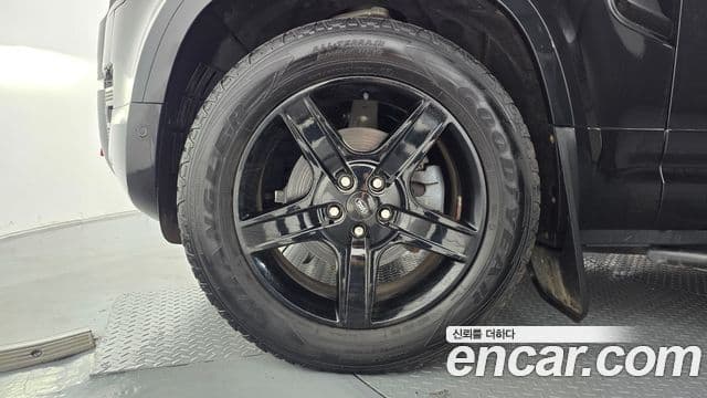 Land Rover Defender 2022 — Photo 12/20