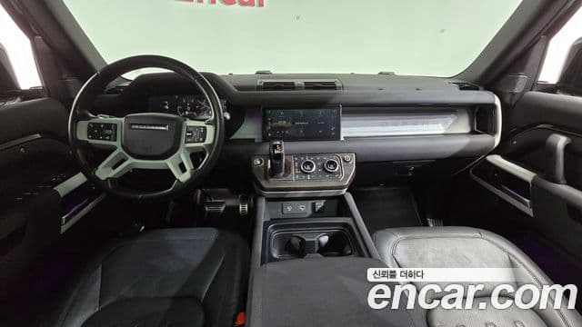 Land Rover Defender 2022 — Photo 10/20