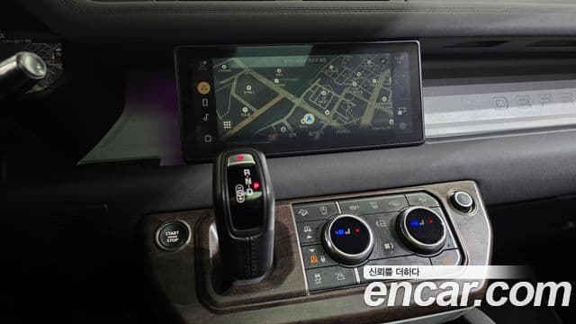 Land Rover Defender 2022 — Photo 5/20