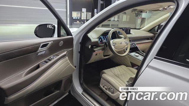 Genesis GV80 2023 — ფოტო 19/20