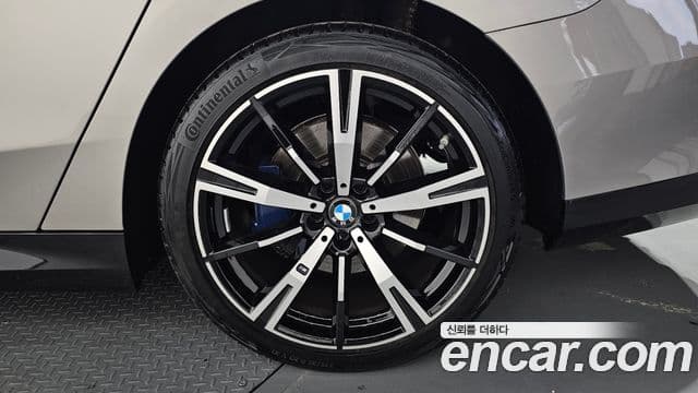 BMW 5 Series 2026 — Photo 8/34