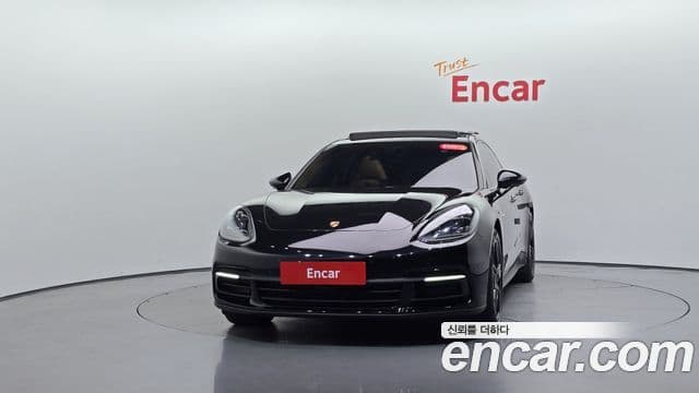 Porsche Panamera 2019 — ფოტო 17/34