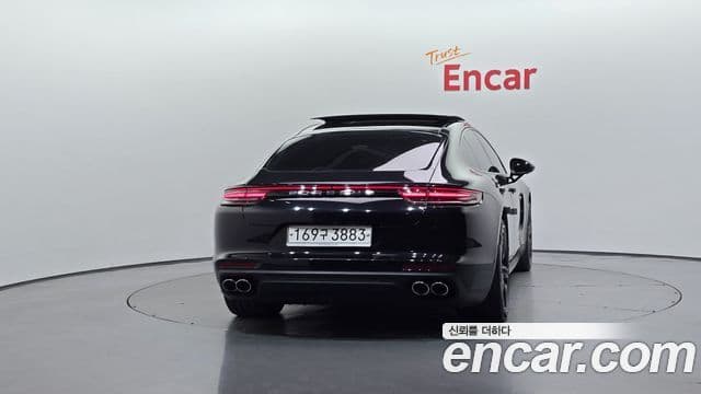 Porsche Panamera 2019 — ფოტო 11/34