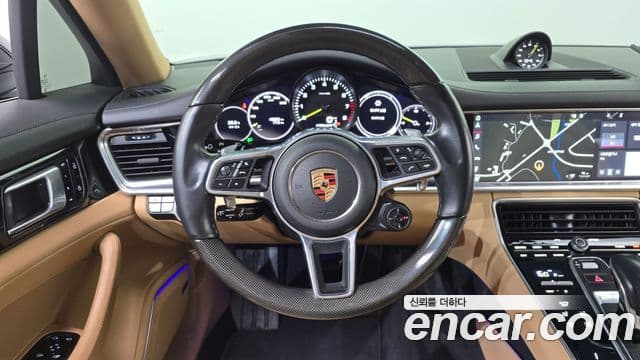 Porsche Panamera 2019 — ფოტო 6/34