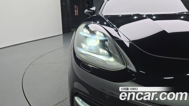 Porsche Panamera 2019 — ფოტო 10/34