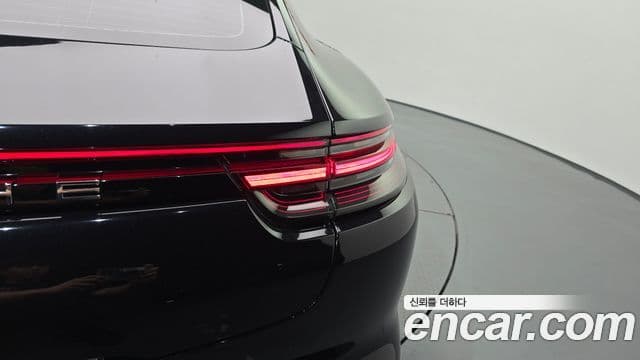 Porsche Panamera 2019 — ფოტო 22/34