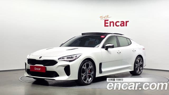 Kia Stinger 2018 — Фото 1/20