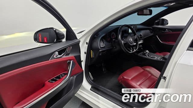 Kia Stinger 2018 — Фото 10/20