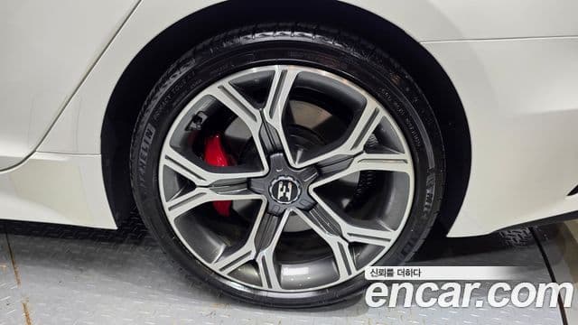 Kia Stinger 2018 — Photo 27/35