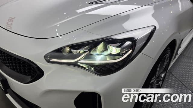 Kia Stinger 2018 — Photo 28/35