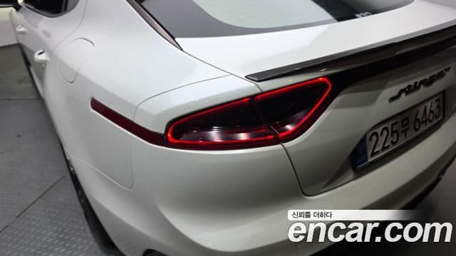 Kia Stinger 2018 — Photo 10/35
